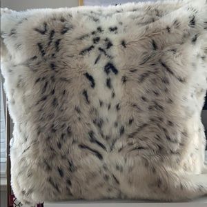 Snow Leopard Euro Shams